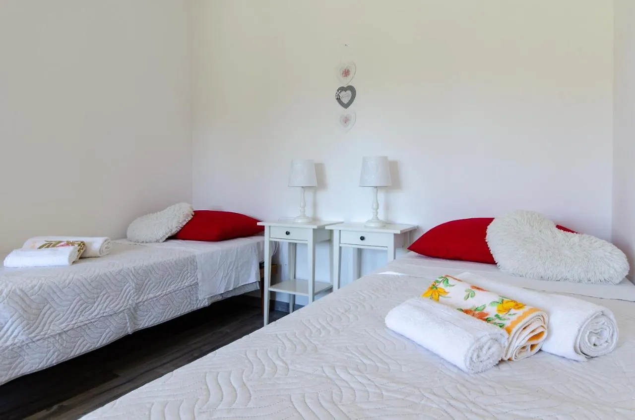 Istrian House In The Heart Of Tupljak - Smilovic Vikendica Potpican